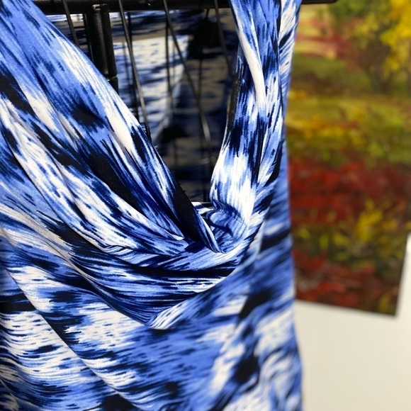 Rafaella size large blue and white drop neckline sleeveless tank casual stretch - Picture 4 of 8